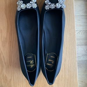 Black Flat shoes, good with dresses